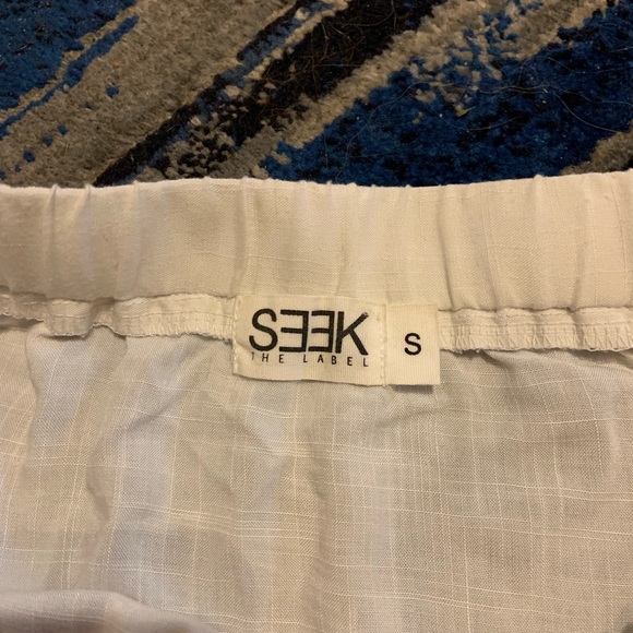 LF Off the Shoulder Top - Picture 3 of 3